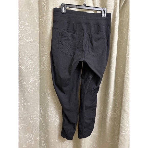 Lululemon Dance Studio - Picture 4 of 8